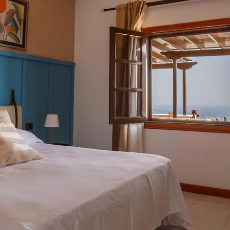 Valiente Villa Tias