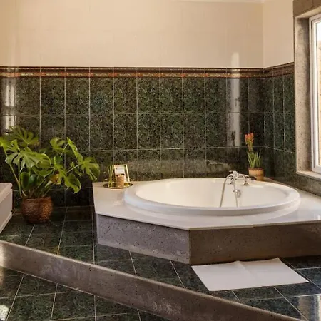 Valiente Villa Tias